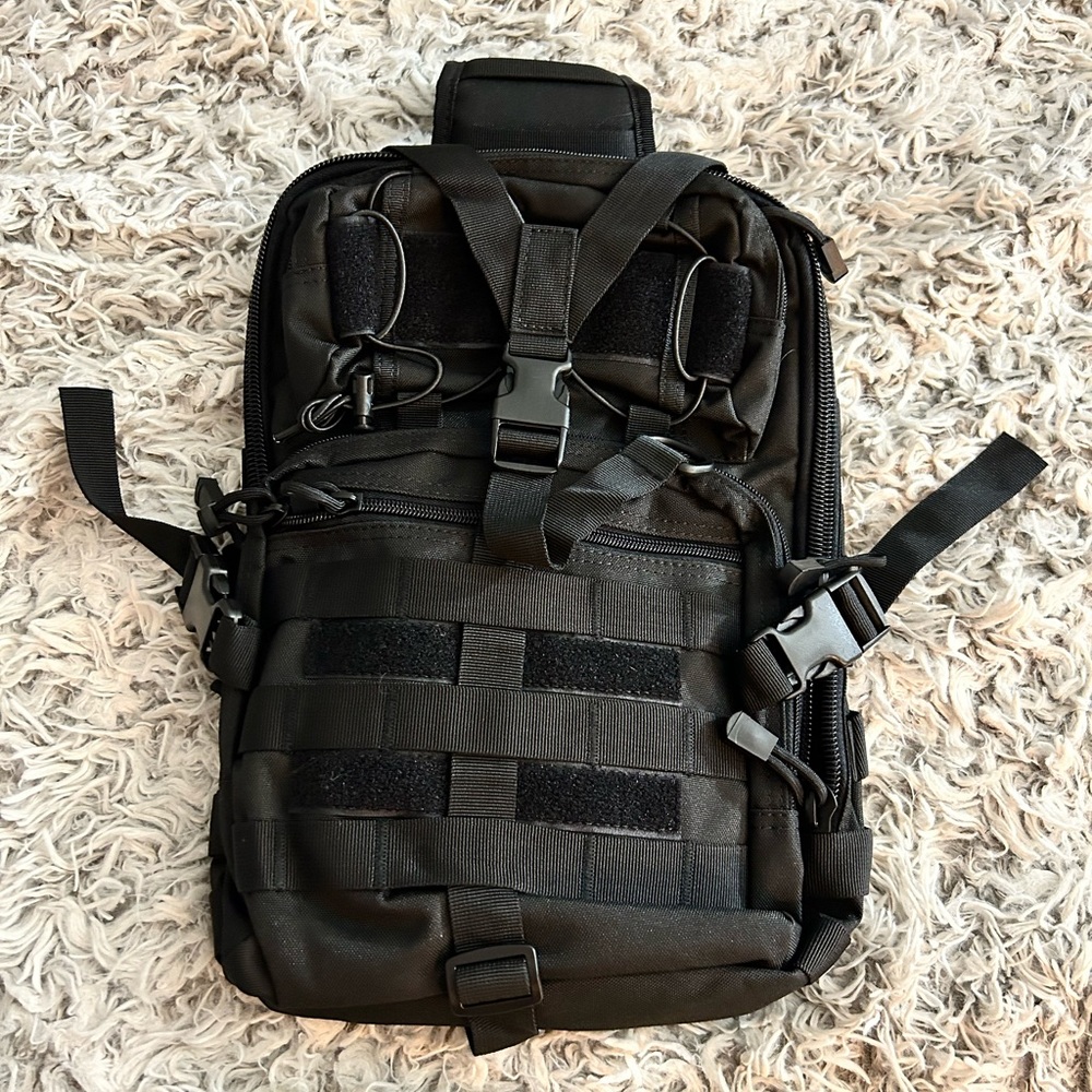 Military/Bike Sling Chest Backpack Large Capacity Daypack Chest Pack Bag NWOT